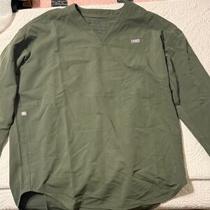 Figs women’s Olive Long Sleeve Tee